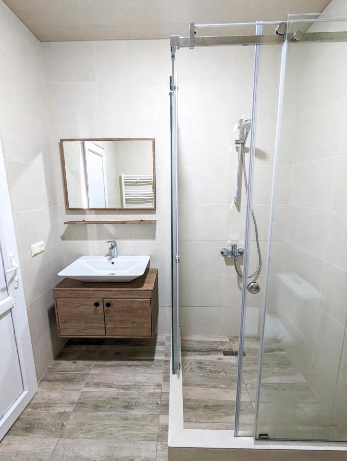 Brand New Apartment In Kutaiszi Kültér fotó