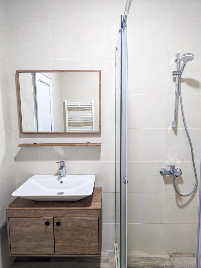Brand New Apartment In Kutaiszi Kültér fotó